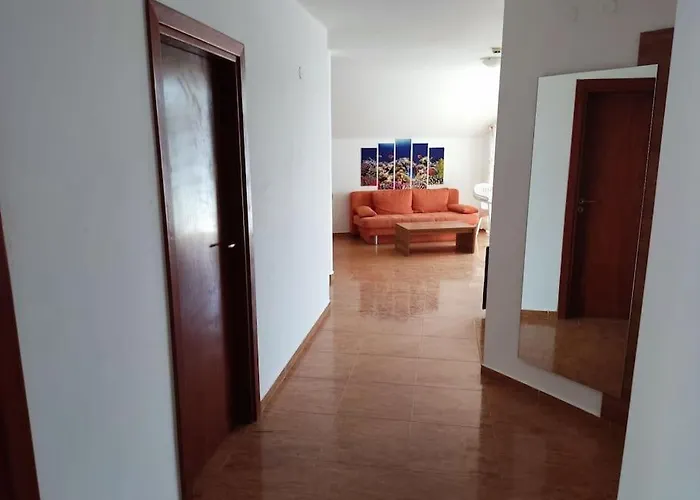 Billy's Two- Bed For Rent At Sunny