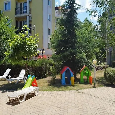 Billy's Two- Bed For Rent At Sunny Napospart