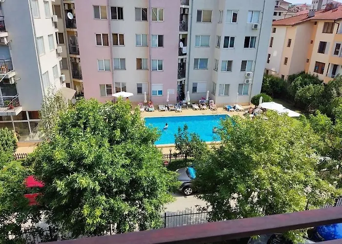 Billy's Two- Bed For Rent At Sunny Napospart