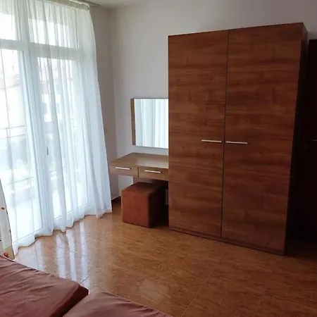 Apartment Billy's Two- Bed For Rent At Sunny
