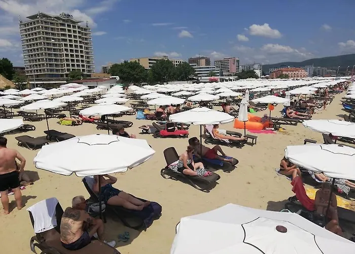 Апартамент Billy's Two- Bed For Rent At Sunny *