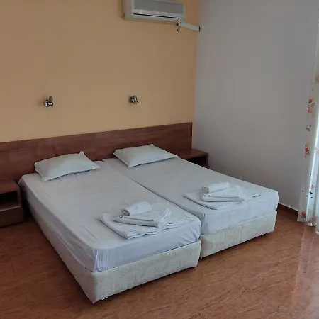 Billy's Two- Bed For Rent At Sunny * サニービーチ